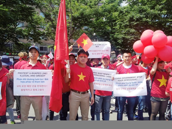 Người Việt ở Hàn Quốc xuống đường phản đối Trung Quốc - ảnh 6